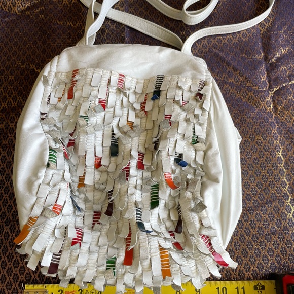 White designer White leather shoulder bag by East West Designs - Picture 4 of 10